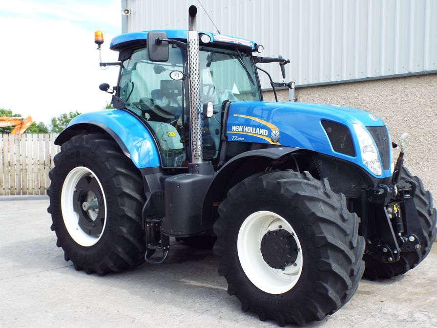 2015 New Holland T7260 - McCullagh Machinery