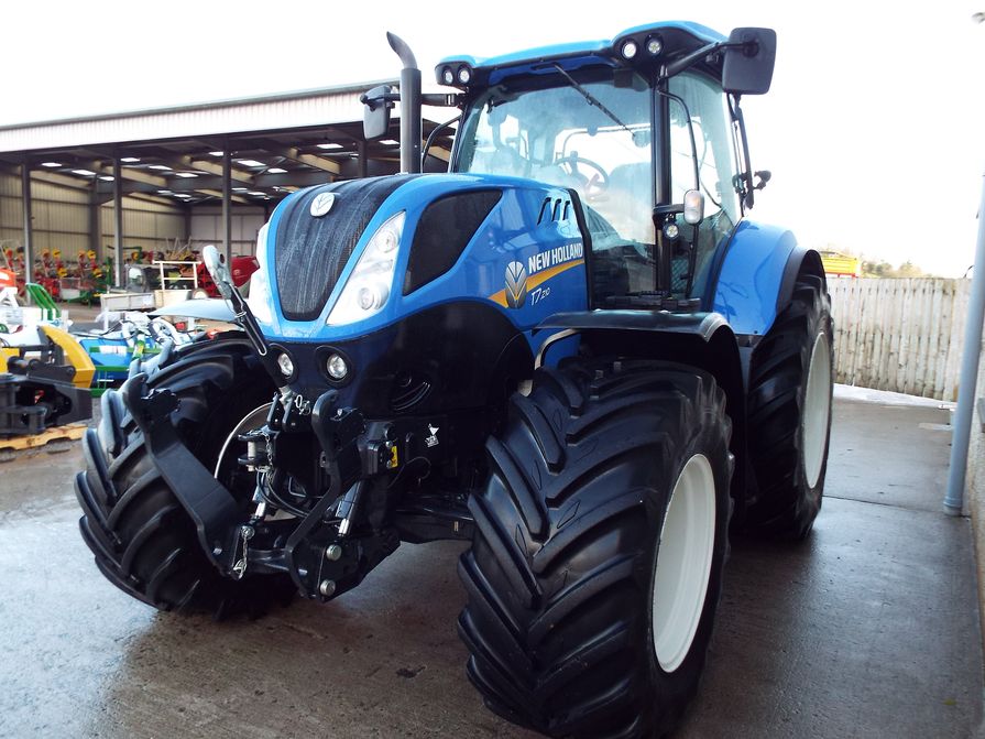 2017 New Holland T7.210 - McCullagh Machinery