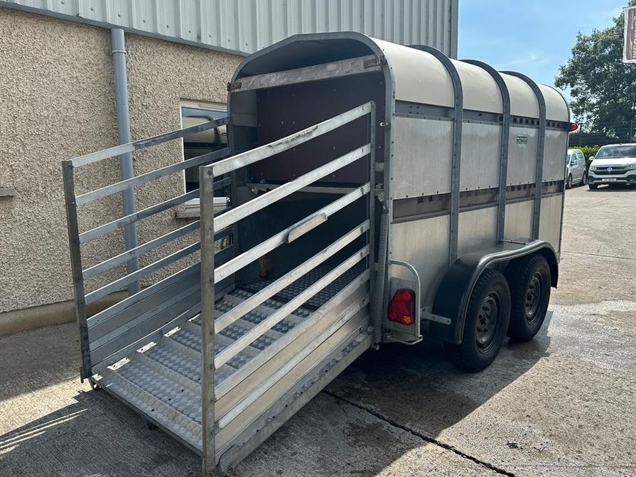 Used Bateson 10 x 5 Cattle Trailer - McCullagh Machinery